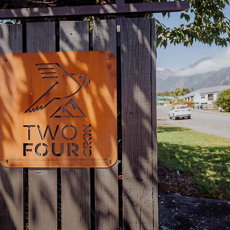 Two Four Cron Franz Josef Villa ภายนอก รูปภาพ